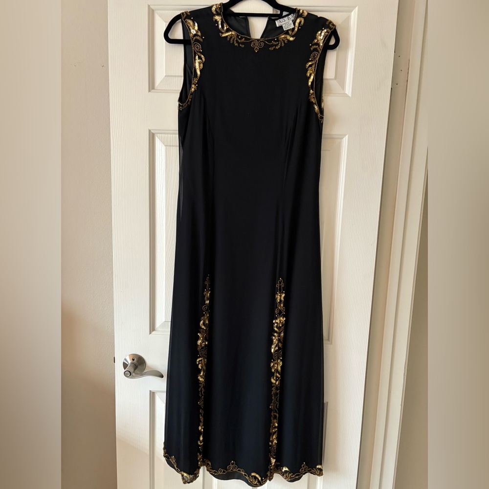 Elegant Silk A J Bari Evening Dress